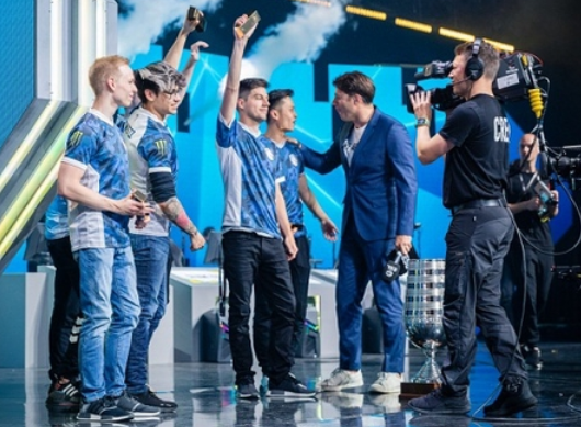 LPL最耻辱一号种子诞生背后的故事与IG续约分析